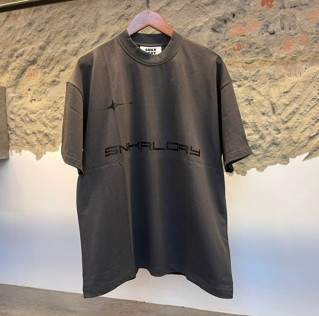 SNKRLDRY Minimal Tech Oversized Tee