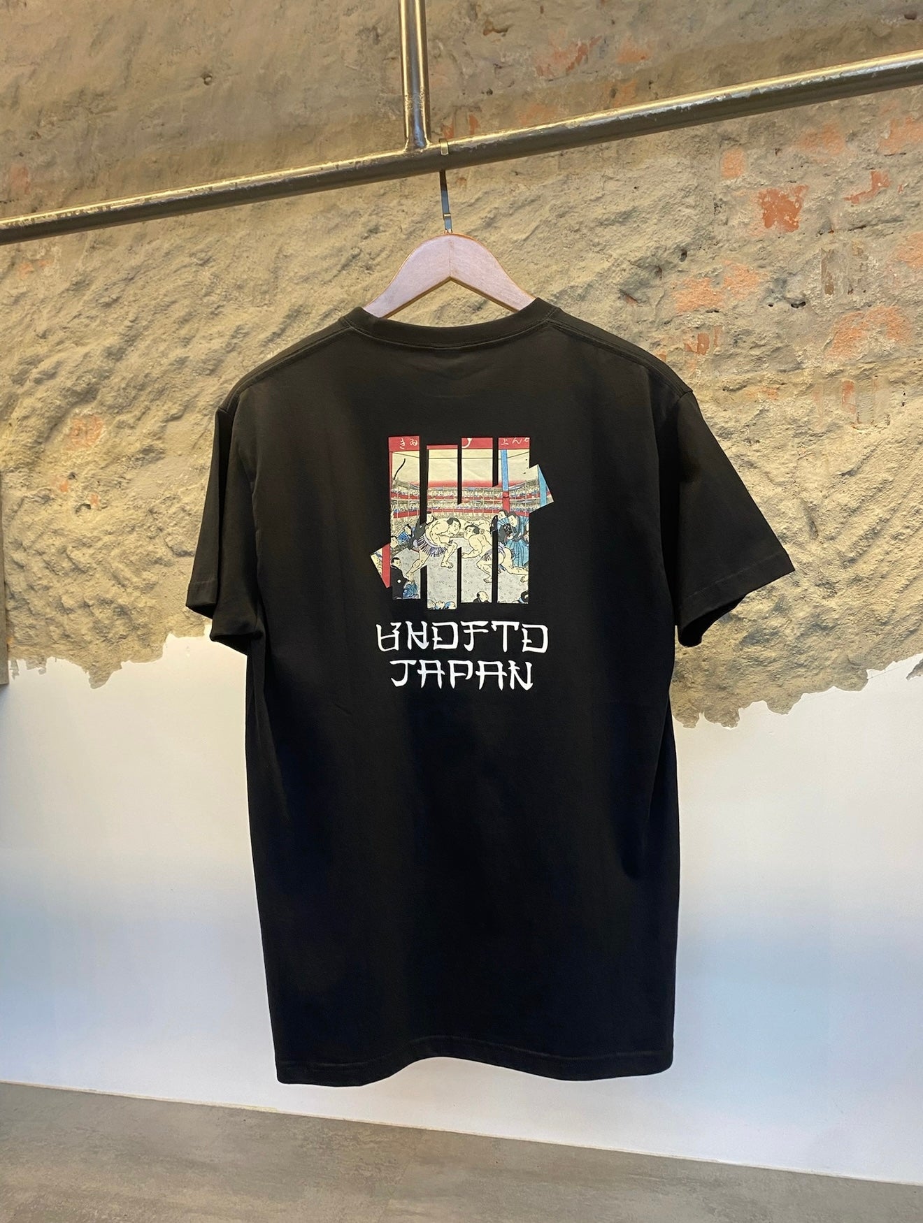 Undefeated Japan Tee – Black / White