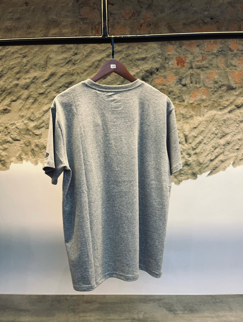 New Era New York Yankees Grey Badge Tee – COOLERA® Edition