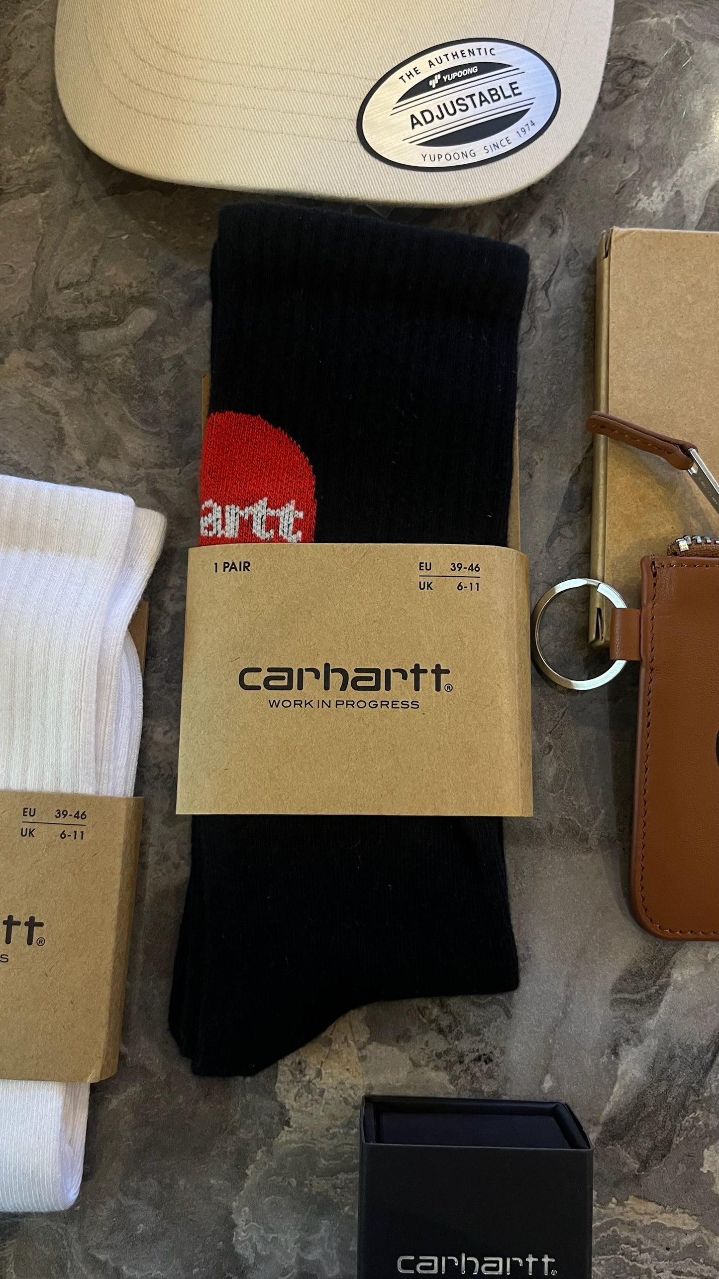 Carhartt WIP Heart Logo Socks – Black / White