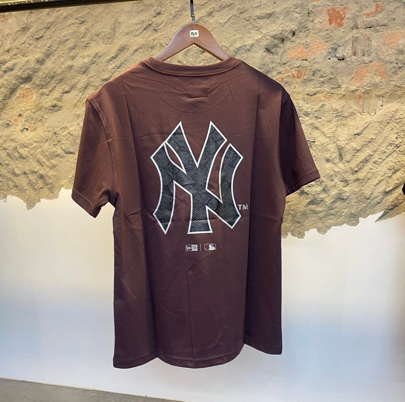 New Era NY Logo Tee – Maroon