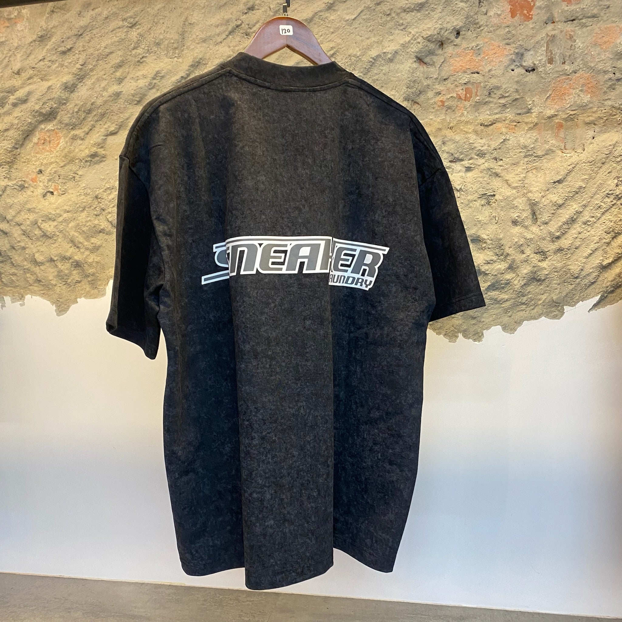 SNKR LDRY Boxy Cut Oversized Tee