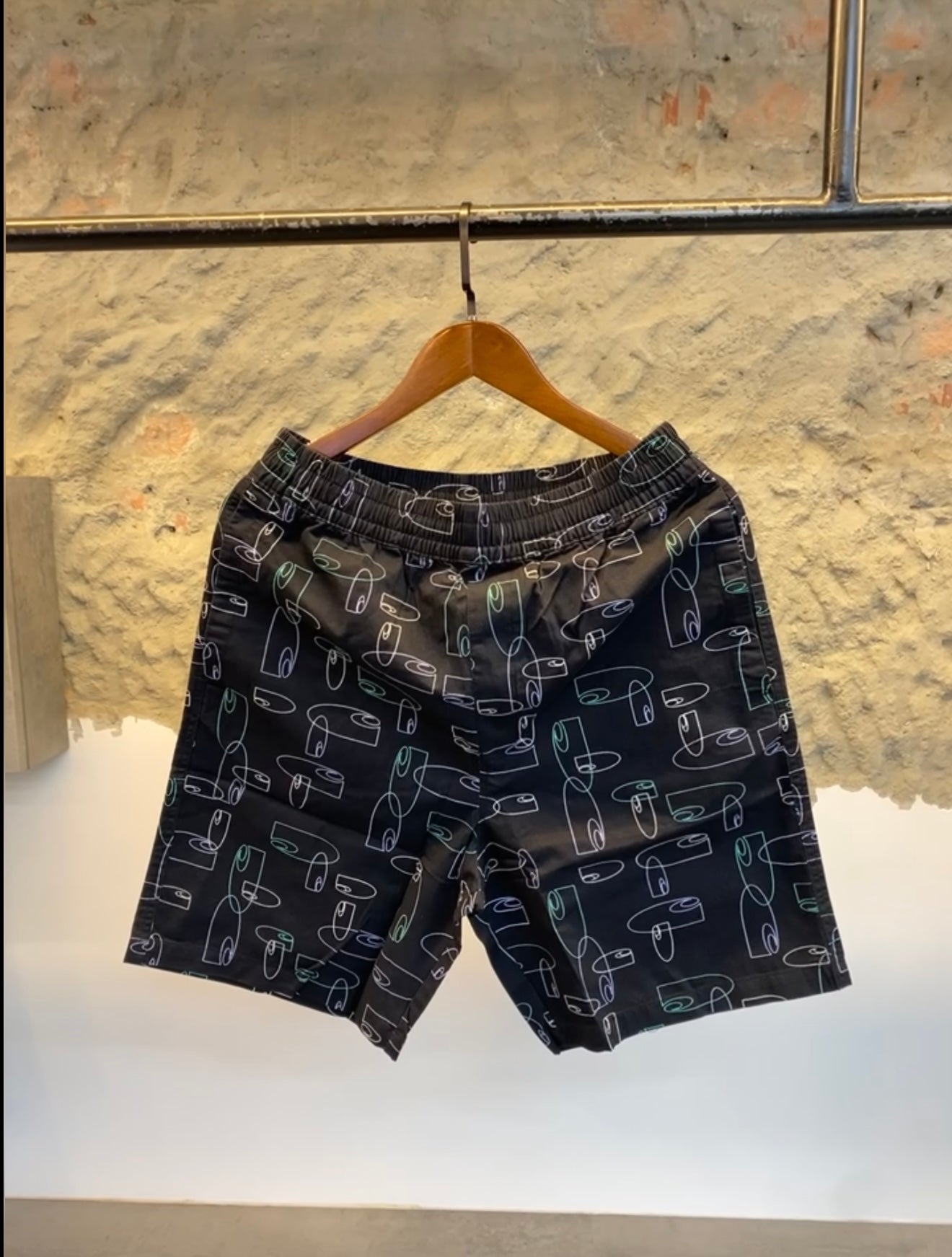 Carhartt WIP Outline Shorts – Black Multiline Graphic